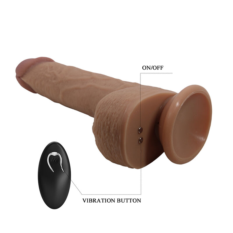 Vibrador realístico marrón con base de ventosa; al lado aparece el mando negro y se señalan los botones